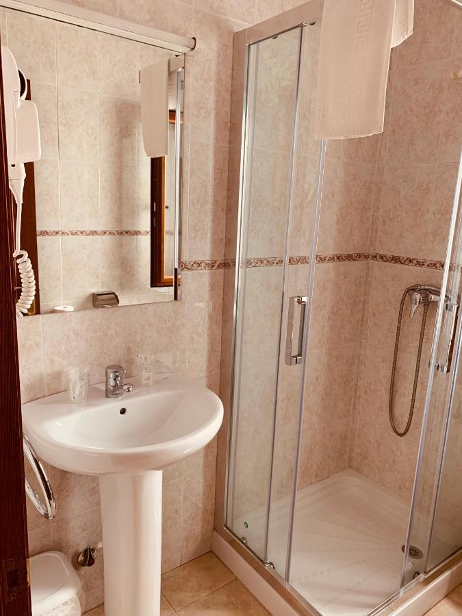Hostal La Serna Hotel Potes Kültér fotó