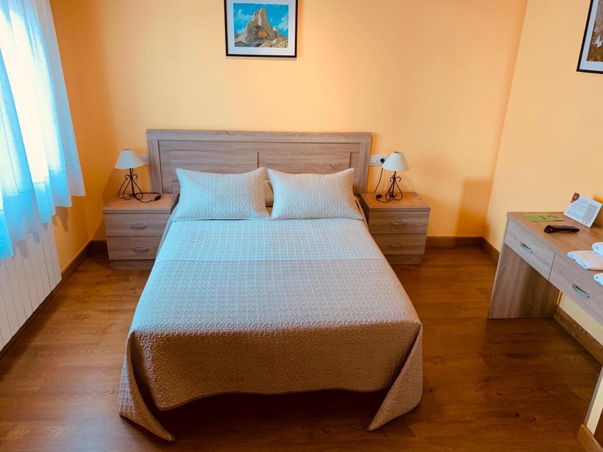 Hostal La Serna Hotel Potes Kültér fotó