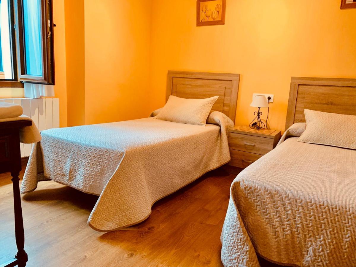 Hostal La Serna Hotel Potes Kültér fotó