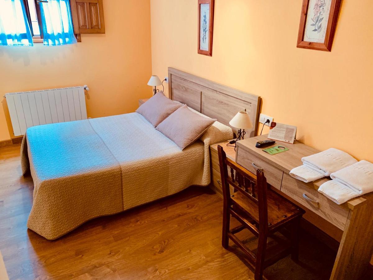 Hostal La Serna Hotel Potes Kültér fotó