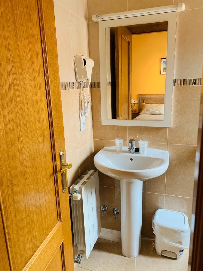 Hostal La Serna Hotel Potes Kültér fotó