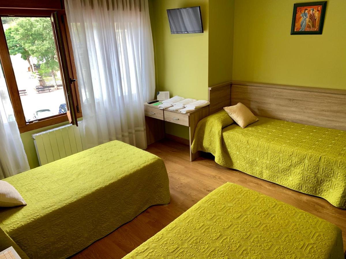 Hostal La Serna Hotel Potes Kültér fotó