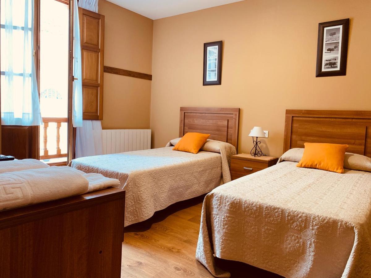 Hostal La Serna Hotel Potes Kültér fotó